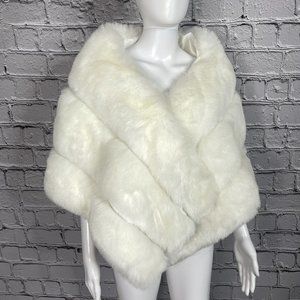 Wekainu / JP Fushi- Faux Fur Shawl - Shoulder Cover - Off White